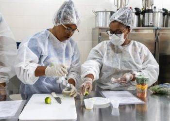 Prefeitura de São Sebastião oferece curso gratuito sobre Boas Práticas na Manipulação de Alimentos em parceria com o Sebrae