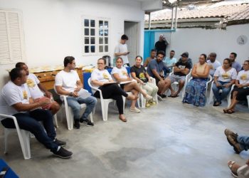 Prefeito de São Sebastião ouve reivindicações de moradores da Vila Sahy