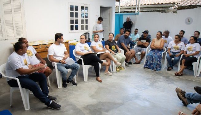 Prefeito de São Sebastião ouve reivindicações de moradores da Vila Sahy