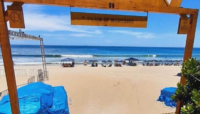 Equipe da Regional Maresias reforma rampa de acessibilidade na Praça Internacional do Surf