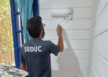Secretaria da Educação de São Sebastião realiza manutenção na escola da Ilha Montão de Trigo