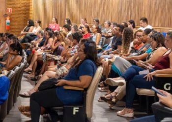 Secretaria da Educação reúne professores para fortalecer a alfabetização em São Sebastião