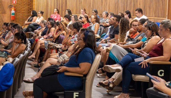 Secretaria da Educação reúne professores para fortalecer a alfabetização em São Sebastião