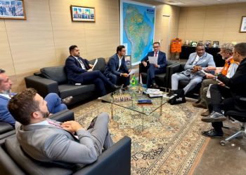 Ministro Waldez Goes garante a prefeito Reinaldinho Moreira liberação de recursos para Estrada Beira Rio