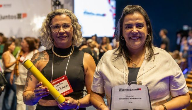 São Sebastião recebe Prêmio Excelência Educacional do Governo do Estado por avanços na alfabetização