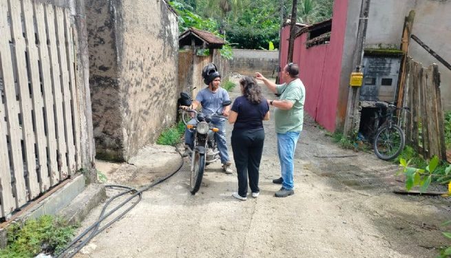 Semam promove ação socioambiental em Boiçucanga para combater descarte irregular de resíduos