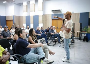 Reinaldinho Moreira coordena reunião de planejamento para o Circuito Banco do Brasil de Surfe em São Sebastião