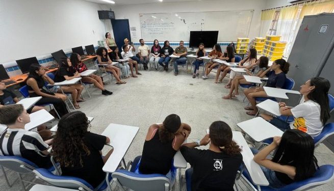 Escolas recebem Formação de Lideranças Estudantis e fortalecem protagonismo juvenil em São Sebastião