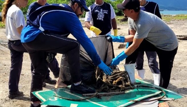 Prefeitura realiza mutirão de limpeza no Mangue do Colhereiro