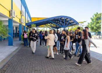 Intercâmbio entre escolas aproxima líderes estudantis e promove novas experiências na rede municipal