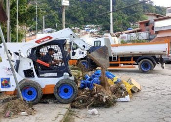 Prefeitura de São Sebastião recolhe 15 caminhões de materiais inservíveis em ação nos bairros Topolândia, Itatinga e Olaria