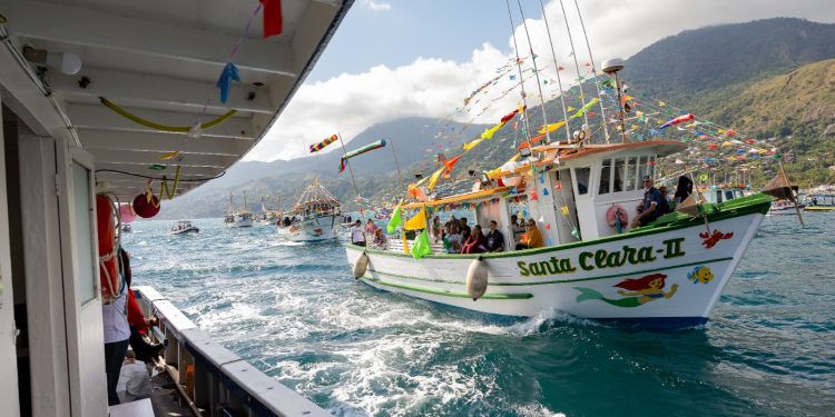 Tradicional Festa de São Pedro começa nesta quinta com quermesse e procissão marítima