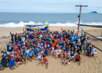 Estudantes da rede municipal vivenciam manhã de Beach Tennis em Boiçucanga