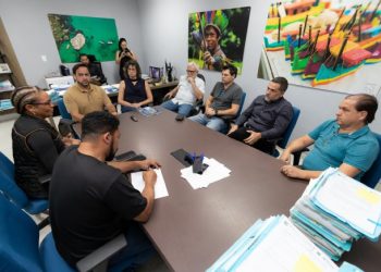 Servidores aprovam reajuste de 100% no Vale-Alimentação e 25% no Vale-Refeição proposto pela Prefeitura