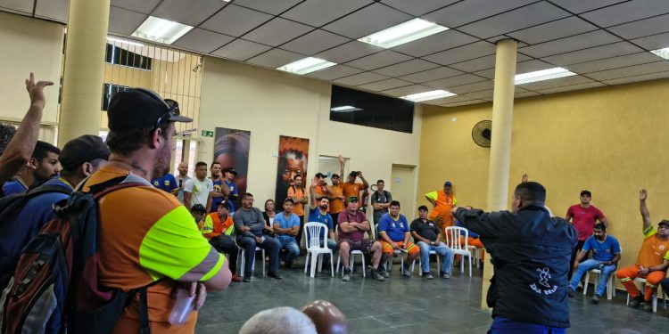 Servidores municipais de São Sebastião pressionam Sindserv para aceitar propostas de reajuste de Vales Alimentação e Refeição