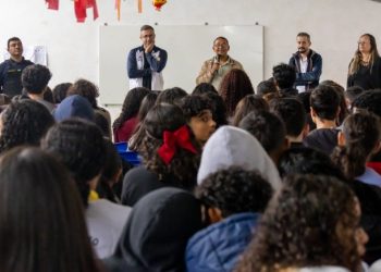Estudantes de Barra do Una participam de formação do projeto Jovens em Ação
