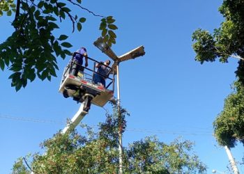 Prefeitura de São Sebastião melhora iluminação em pontos do Centro e Topolândia