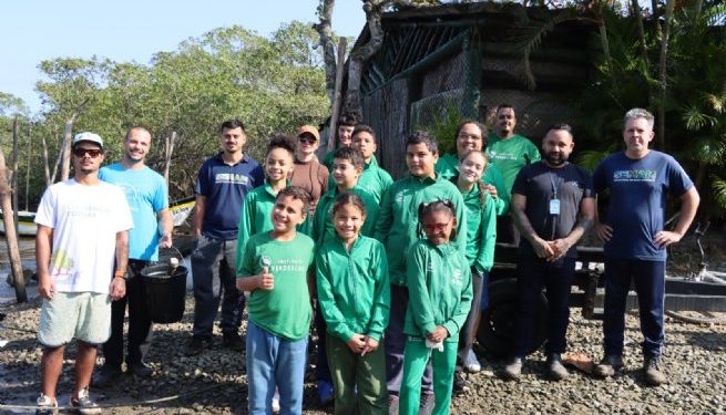 Mutirão de limpeza retira quase 10 kg de resíduos do Mangue de Barra do Sahy