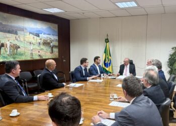 Prefeito de São Sebastião reforça defesa dos empregos no Porto em reunião com o vice-presidente Geraldo Alckmin