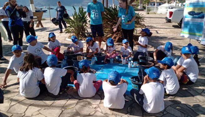 Prefeitura de São Sebastião apoia Instituto Supereco em mutirão de limpeza na Praia do São Francisco