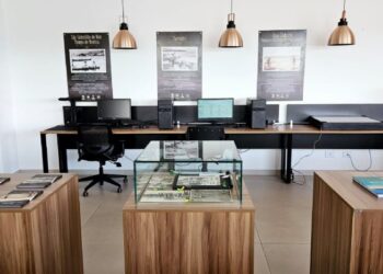 Fundass abre exposição com registros históricos dos desfiles cívicos e memórias caiçaras de São Sebastião