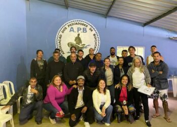 Pescadores de São Sebastião recebem visita técnica do Ministério da Pesca e Aquicultura