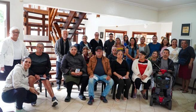 Prefeitura de São Sebastião realiza palestra sobre prevenção de quedas com idosos em Juquehy