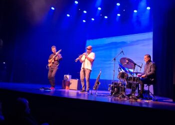 Teatro Municipal de São Sebastião recebe estreia emocionante do documentário “Clemente”