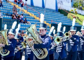 Banda do Morro do Abrigo se apresenta no Teatro Municipal em concerto do Projeto Música na Escola