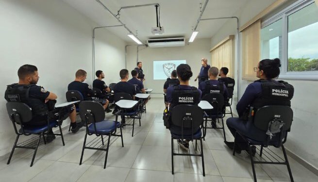 Policiais municipais participam de curso de policiamento com bicicletas de São José dos Campos