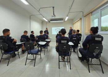 Policiais municipais participam de curso de policiamento com bicicletas de São José dos Campos