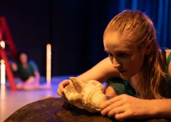 Teatro Municipal de São Sebastião recebe o espetáculo ‘Maré’, do Grupo Dançaberta