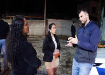 Prefeitura de São Sebastião atende mais de 50 pessoas em reunião comunitária em Boiçucanga sobre Regularização Fundiária