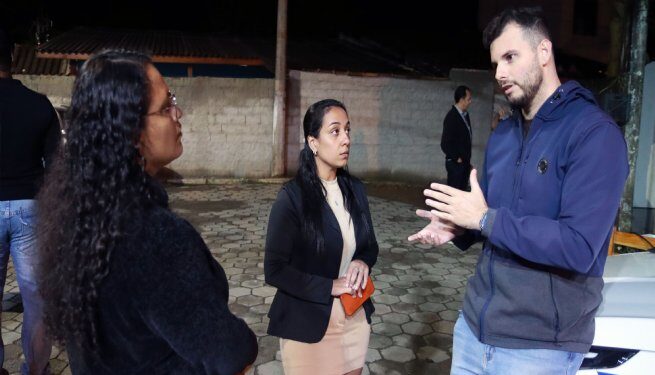 Prefeitura de São Sebastião atende mais de 50 pessoas em reunião comunitária em Boiçucanga sobre Regularização Fundiária