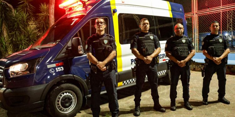 Polícia Municipal de São Sebastião recebe primeira base comunitária móvel da região