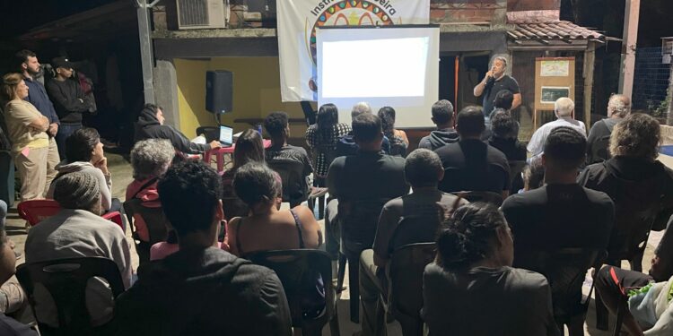 Reunião comunitária de regularização fundiária recebe mais de 70 moradores do Núcleo Lobo Guará