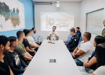 Prefeito se reúne com remanescentes do concurso da Polícia Municipal e avalia curso de formação