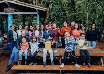 Centro de Reabilitação da Topolândia realiza piquenique de Dia das Crianças no Viveiro Municipal