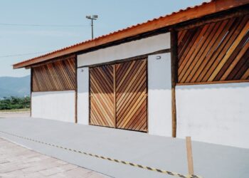 Prefeitura de São Sebastião entrega nova sede da Escola de Vela construída 100% com equipe própria da Sesep