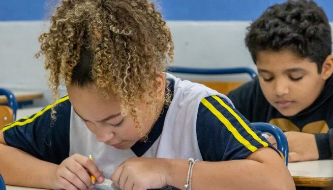 Estudantes da rede municipal de São Sebastião realizam provas do Saeb a partir de segunda-feira