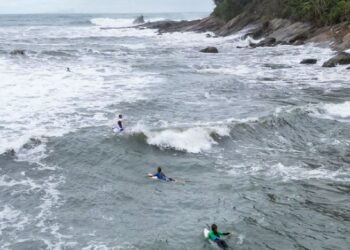 1ª Etapa do Circuito Sebastianense de Surf Categoria de Base agita Praia de Cambury neste fim de semana