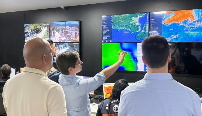 Defesa Civil de São Sebastião recebe visita de representantes da Agência Brasileira de Inteligência