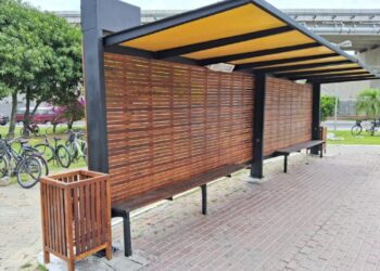 Prefeitura de São Sebastião revitaliza novo ponto de ônibus com mão de obra própria e custo zero