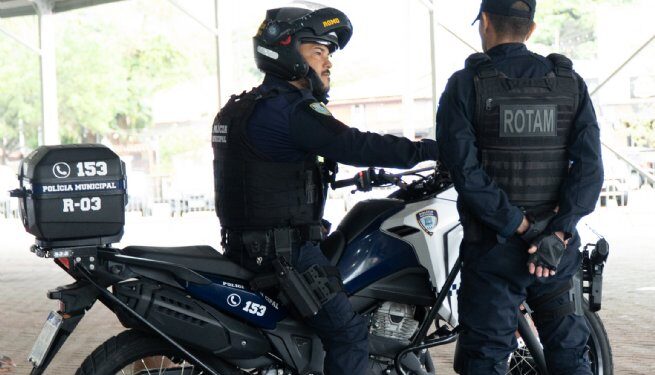 Polícia Municipal de São Sebastião recebe treinamento tático da Rotam de São Vicente