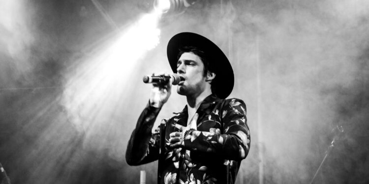 Vida de Viajante com Rodrigo Del Arc  no Anfiteatro de São Sebastião, domingo às 18h – Gratuito