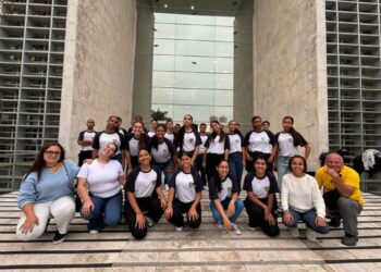 Guarda Mirim de São Sebastião visita Assembleia Legislativa de São Paulo