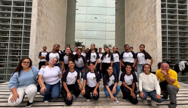 Guarda Mirim de São Sebastião visita Assembleia Legislativa de São Paulo