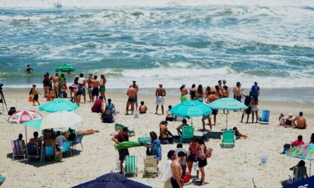 São Sebastião vive feriado de Consciência Negra com praias cheias, economia aquecida e programação intensa