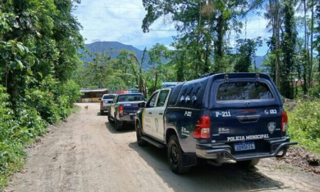 Prefeitura de São Sebastião realiza operação integrada para coibir ocupações irregulares e danos ambientais na Baleia Verde