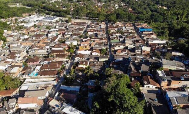Prefeitura de São Sebastião, Amovila e ICC se reúnem com moradores da Vila Sahy para apresentar Plano de Cadastramento Socioeconômico